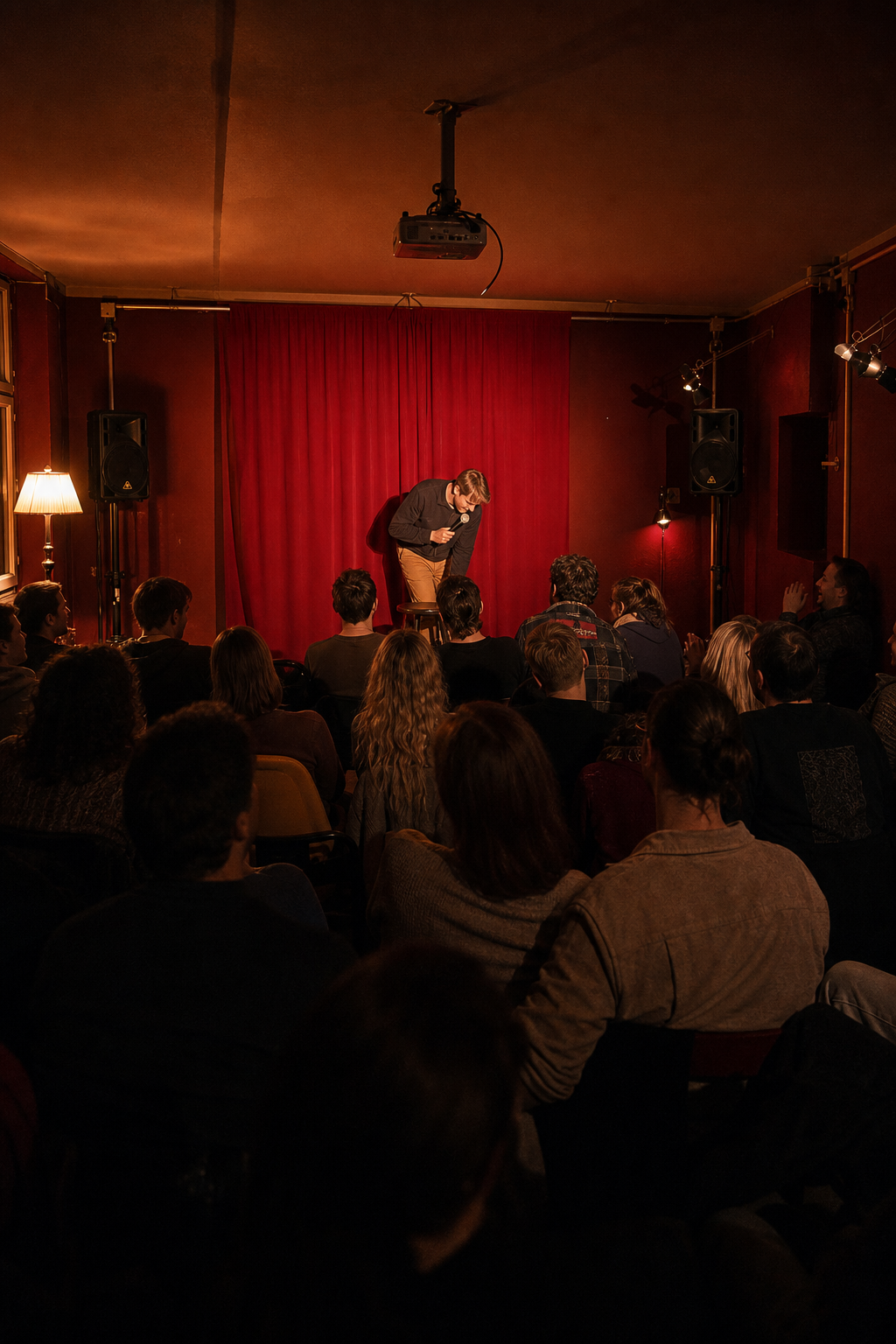 Blick aus dem Publikum auf die Bühne im Oblomov